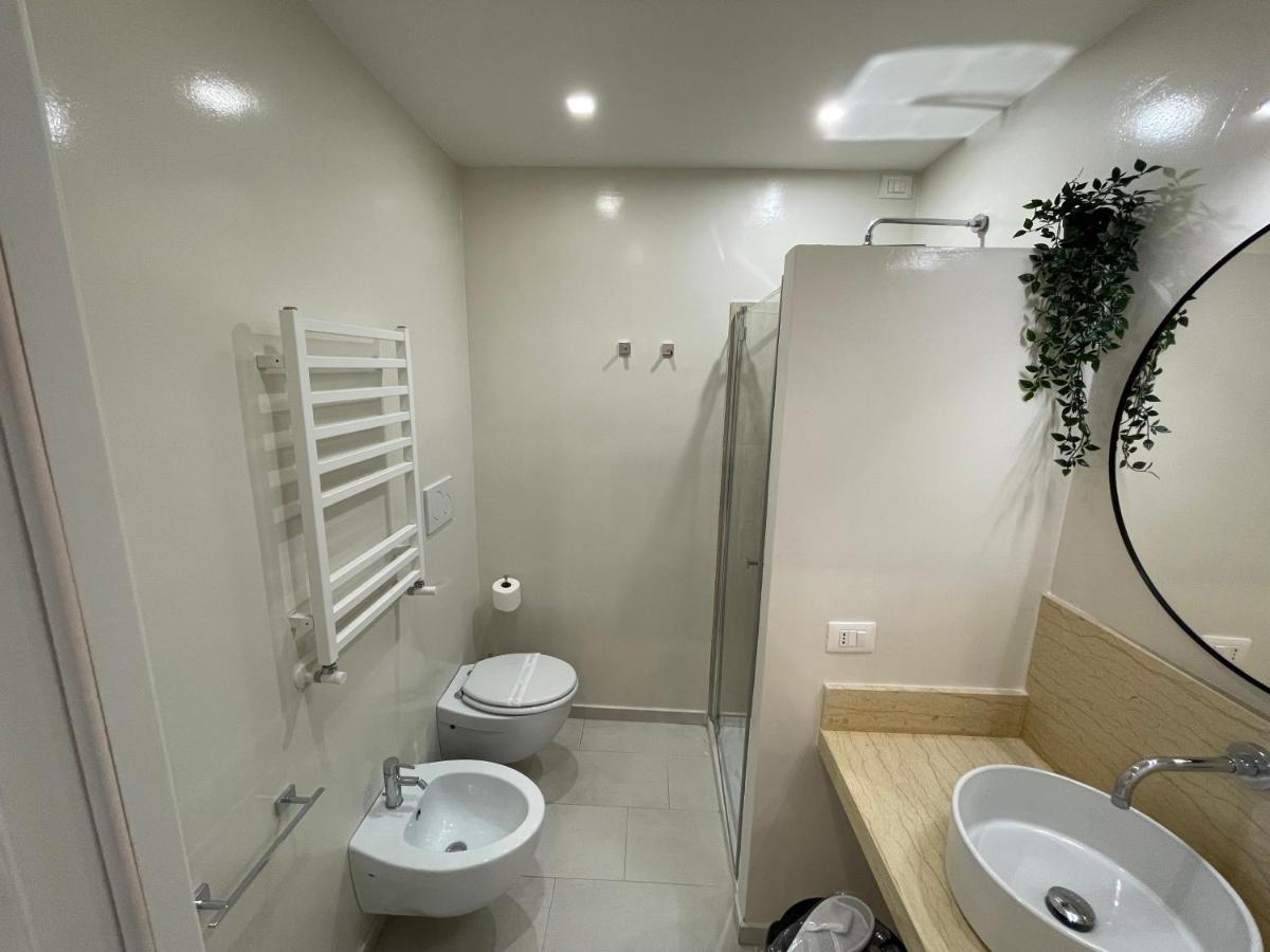 Quintus Luxury Suites Рим Екстериор снимка