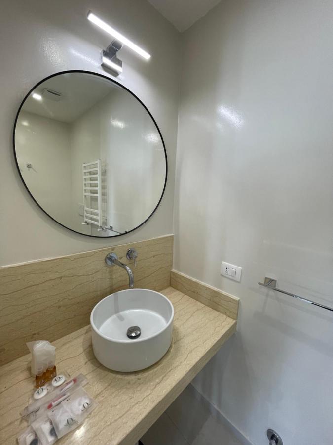 Quintus Luxury Suites Рим Екстериор снимка