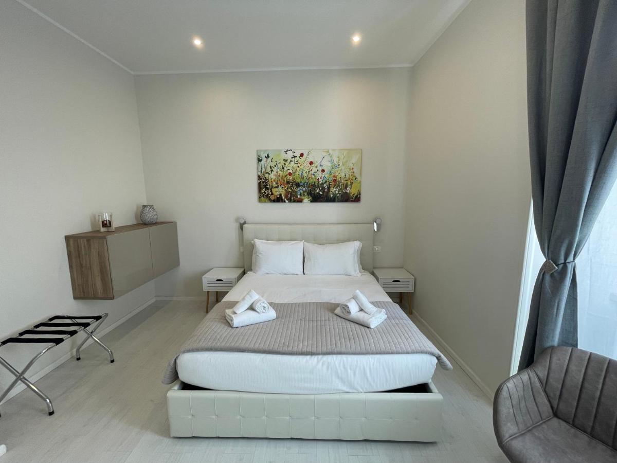 Quintus Luxury Suites Рим Екстериор снимка