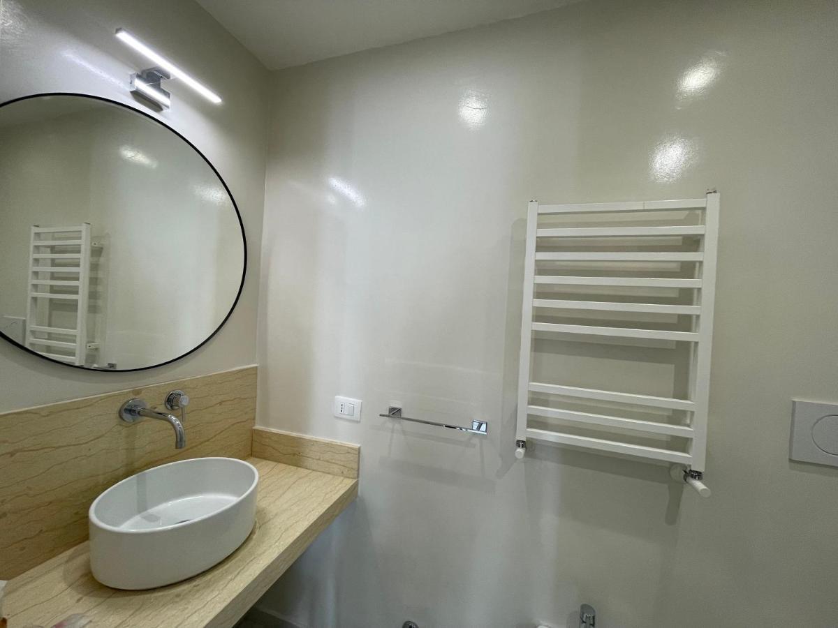 Quintus Luxury Suites Рим Екстериор снимка